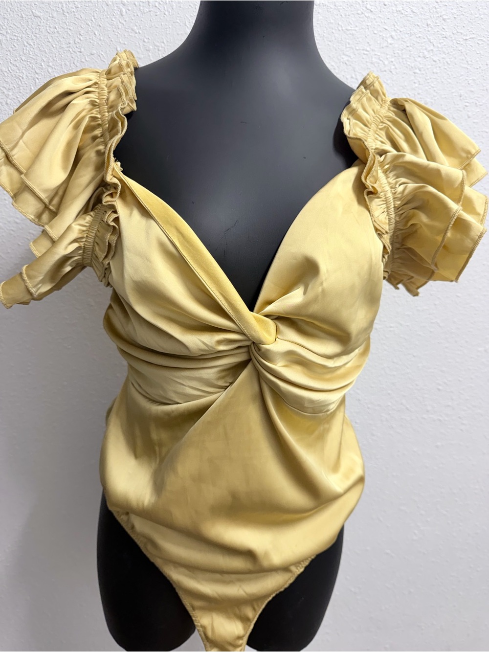 Fashion Nova Yellow Twist-Front Puff Sleeve Bodysuit